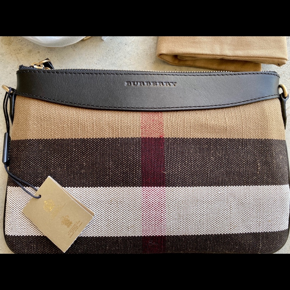 New with tags Burberry crossbody purse